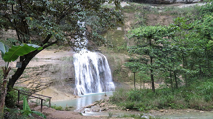 Can-umantad Falls