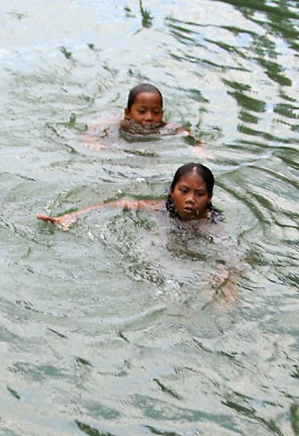 Swimming in Loboc River